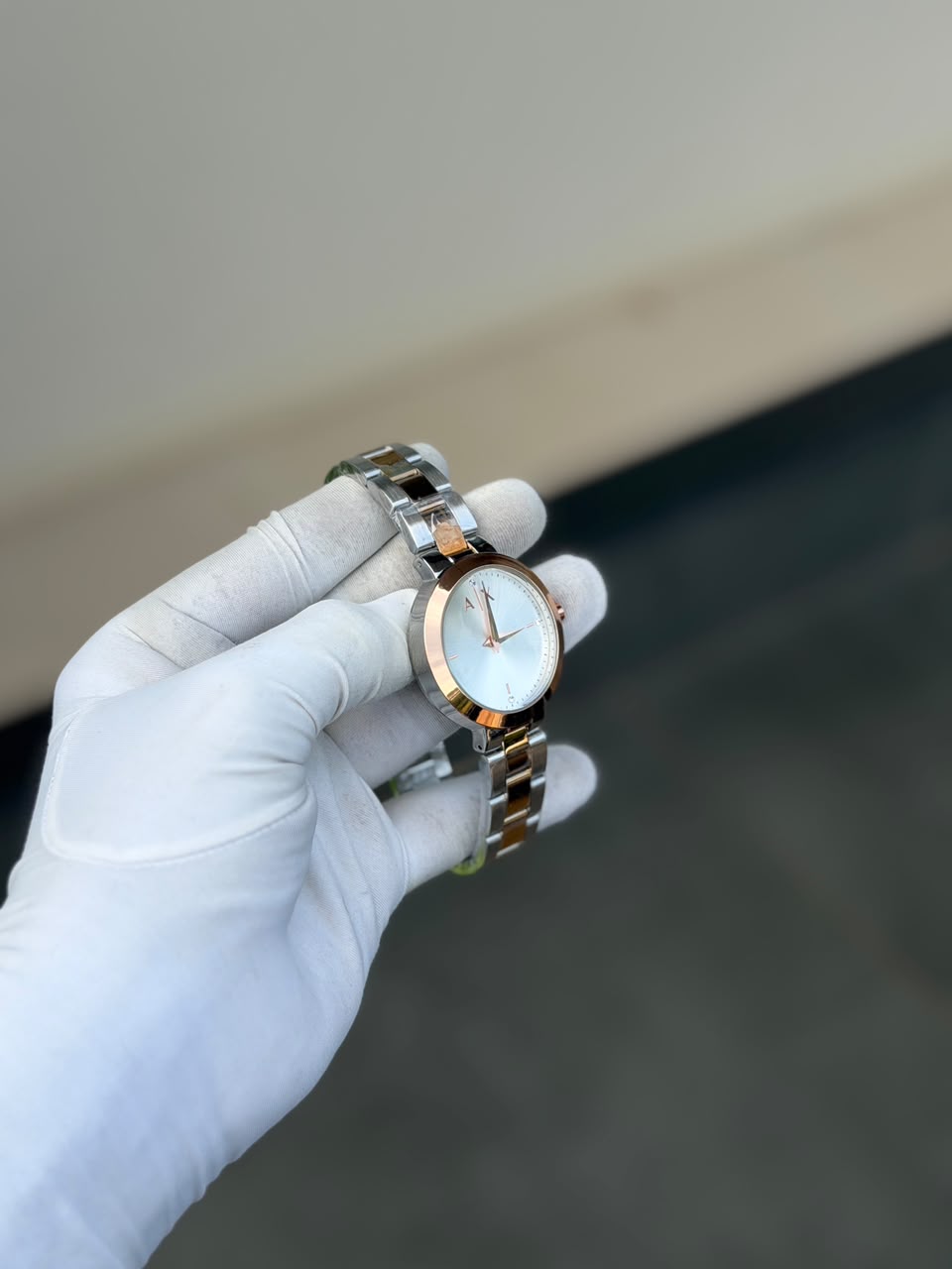 Women’s Classic Analog Quartz Wrist Watch with Elegant Dial Design