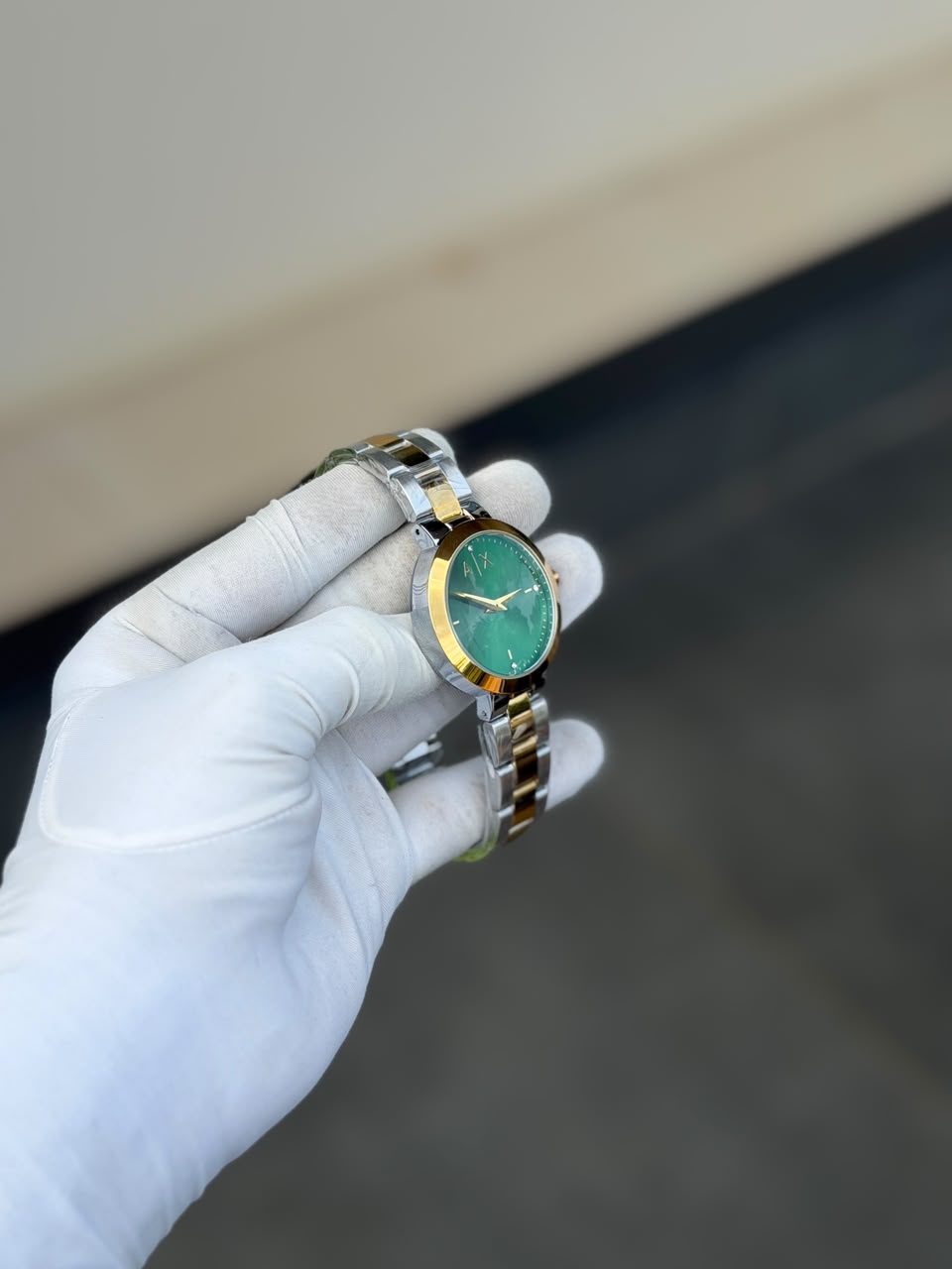 Women’s Classic Analog Quartz Wrist Watch with Elegant Dial Design